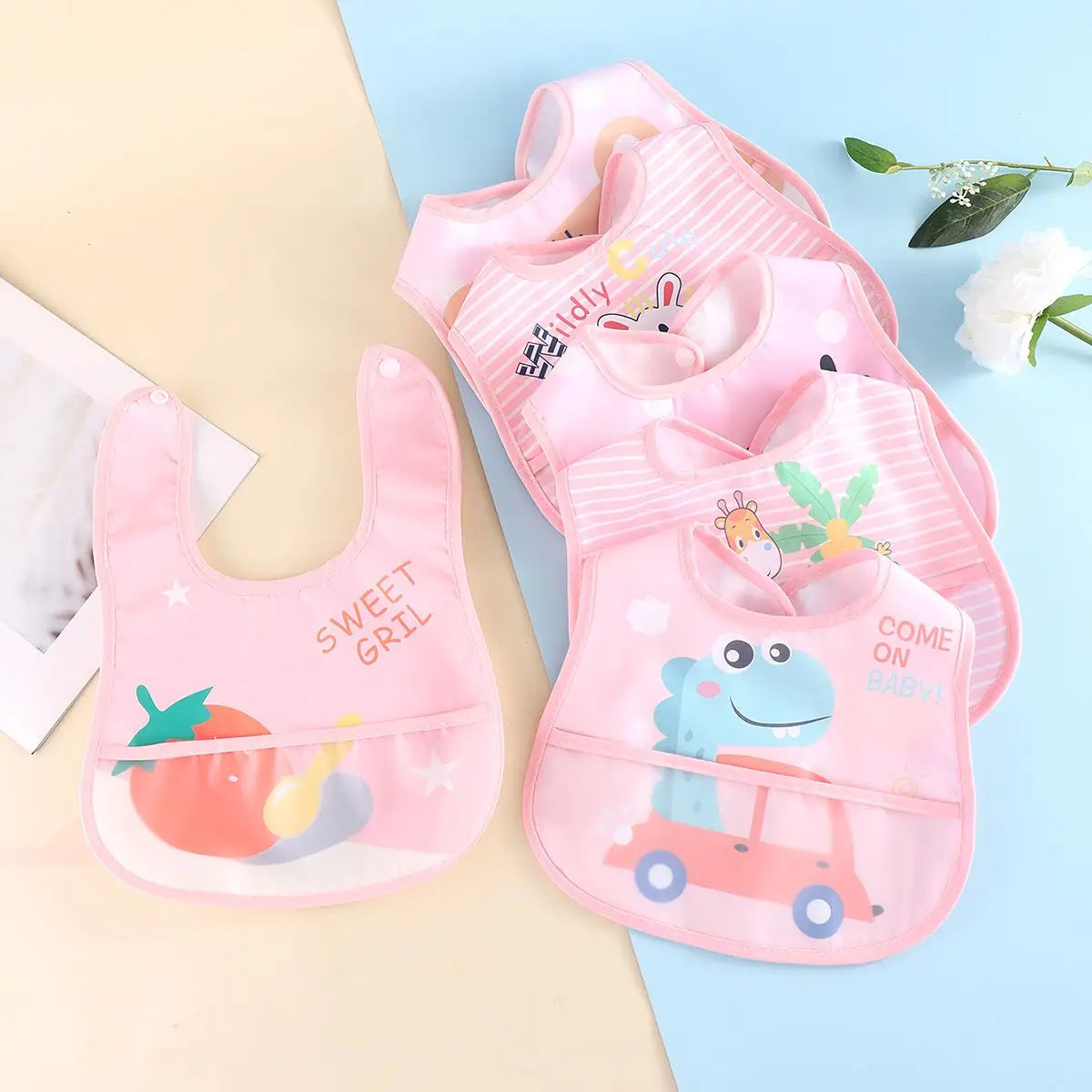 Random 5pcs Cartoon Animals Waterproof Baby Saliva